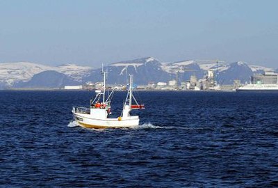 Fiskebåt vid Melkøya Fiskebåt vid Melkøya