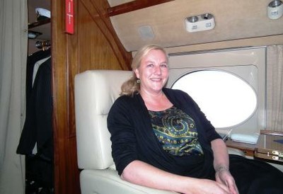 Ewa Björling i flygplan, ljus