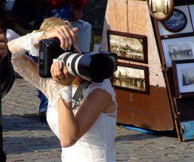 Fotograferande brud