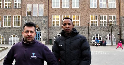 Renholdsarbeider på skolgård