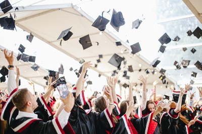 Avslutningsceremoni på Riga Universitet för läkarstudenter