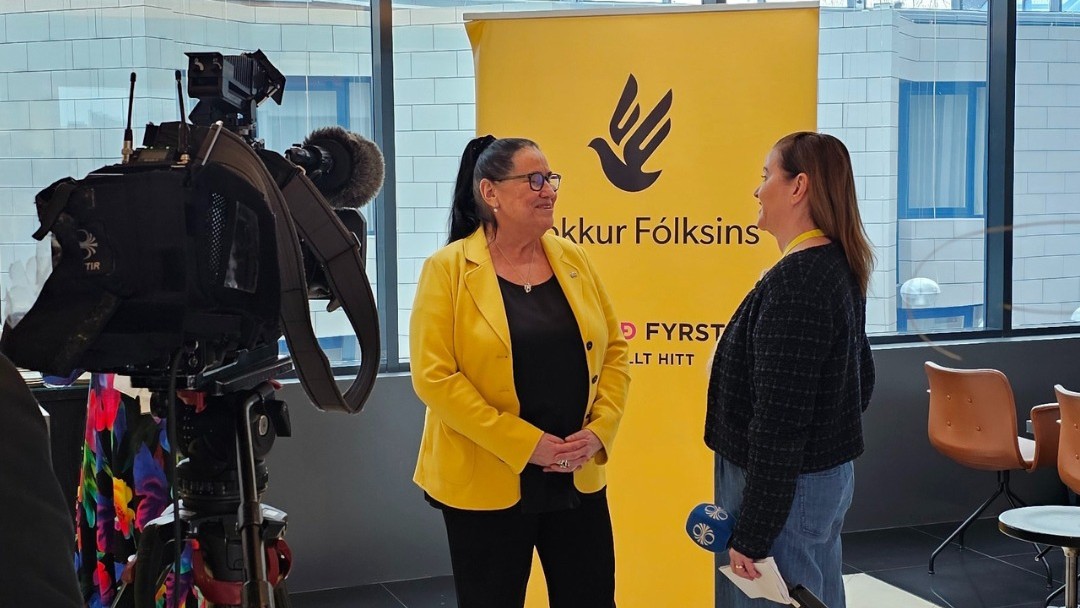 Inga Sæland, intervjues, partimøte, foto: Folkets parti